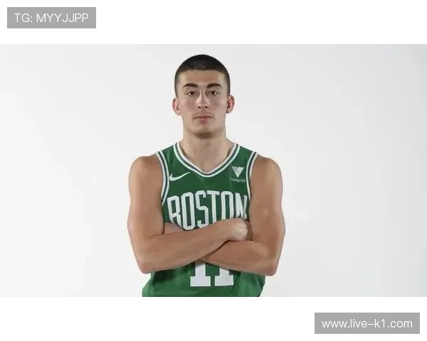 佩顿·普里查德突破拉开差距，助推开拓者关键时刻得分提升