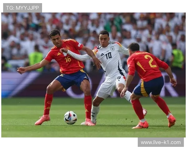 坎特 vs 罗德里：防守型与控场型中场差异