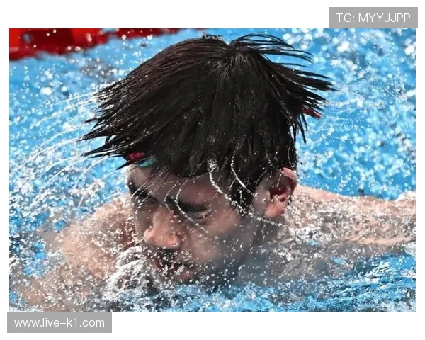 潘展乐训练完直接去提了辆超跑，这谁顶得住啊