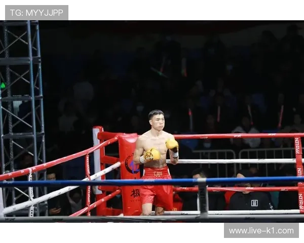 徐灿训练完直接去菜市场砍价，拳台上下反差太大了