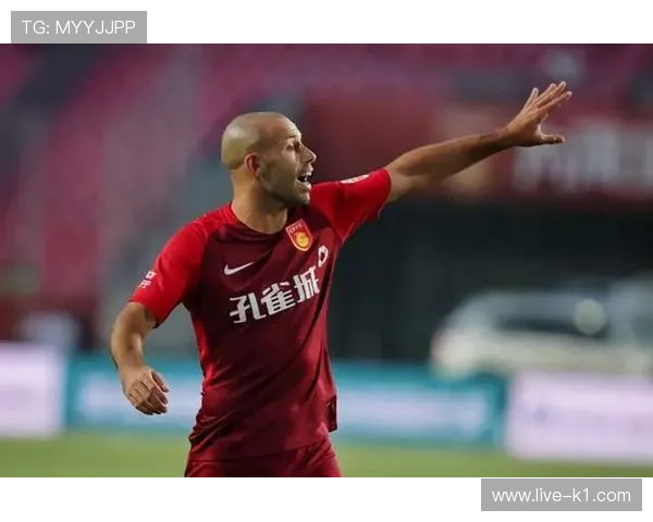 皮克与马斯切拉诺在防守站位下出现显著分散趋势