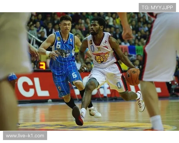 国际篮球三秒规则区别解析，带你了解FIBA与NBA的具体差异在哪里